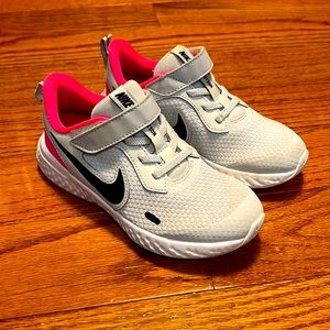 Nike shoes size 12 girl